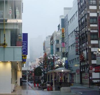 霧にむせぶ呉服町ﾀﾜｰ